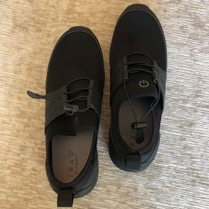 Traq by Alegria Cynch Black Slip On TRA-CYN-M7001 45 EU/11 US